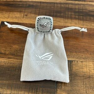 Men’s Republic of Gamers ring. Silver and black with 6 crystals.